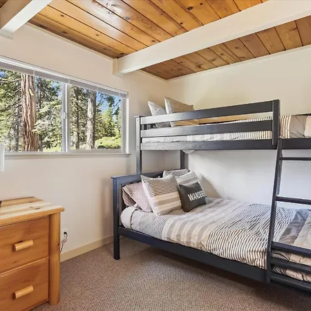 Cedar Chalet 4 Bedroom On Lake Tahoe